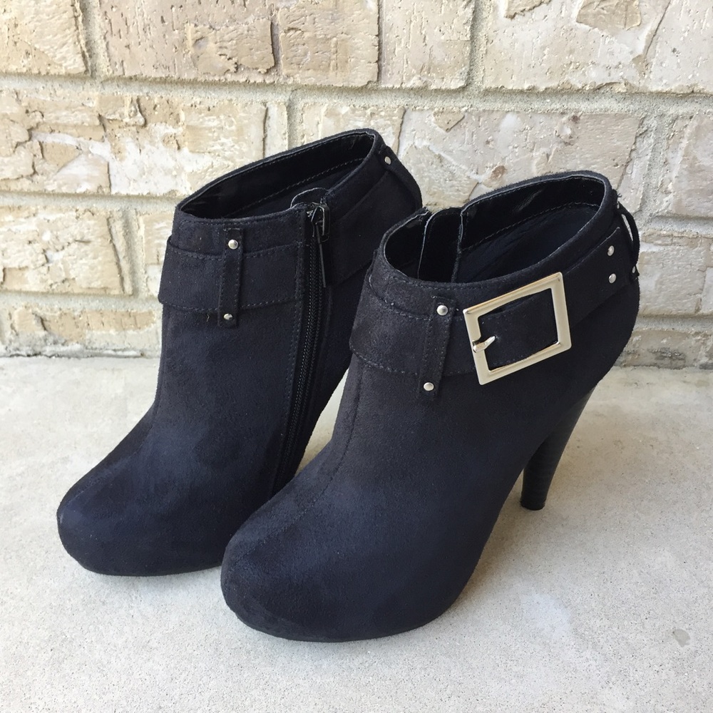 New JustFabulous Black Heeled Booties Buckle Size 6 🌸